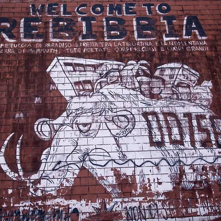 Rebibbia Guest Art Metro B Apartment *