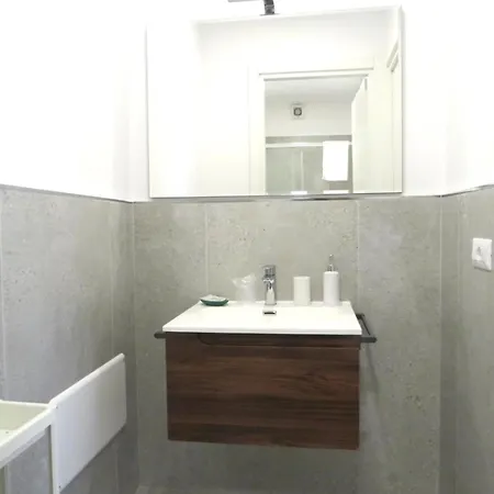 Rebibbia Guest Art Metro B