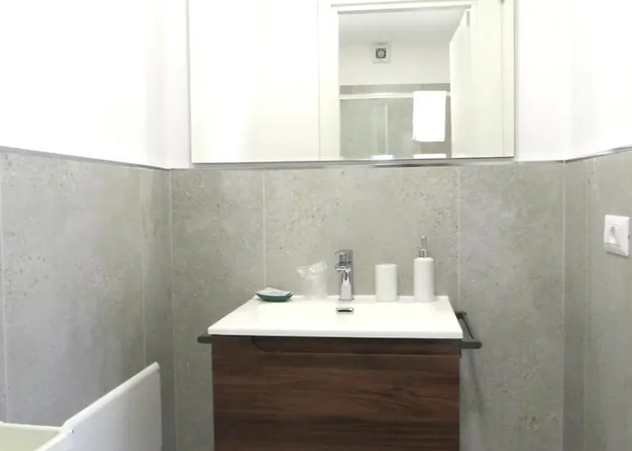 Rebibbia Guest Art Metro B